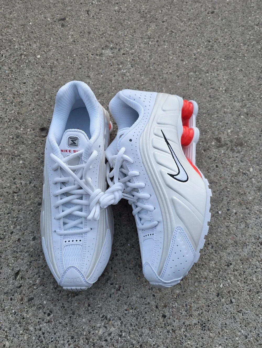 Nike Women's Shox R4 sneakers Women Size 8